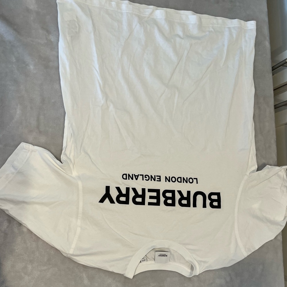 Burberry T-shirt